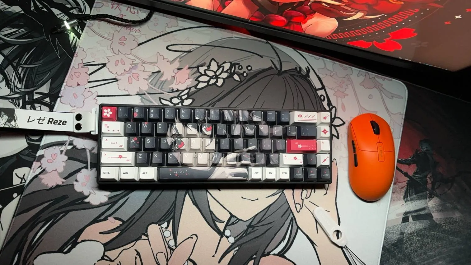 yuki-aim-mask-cherry-keycap-set-upfront3