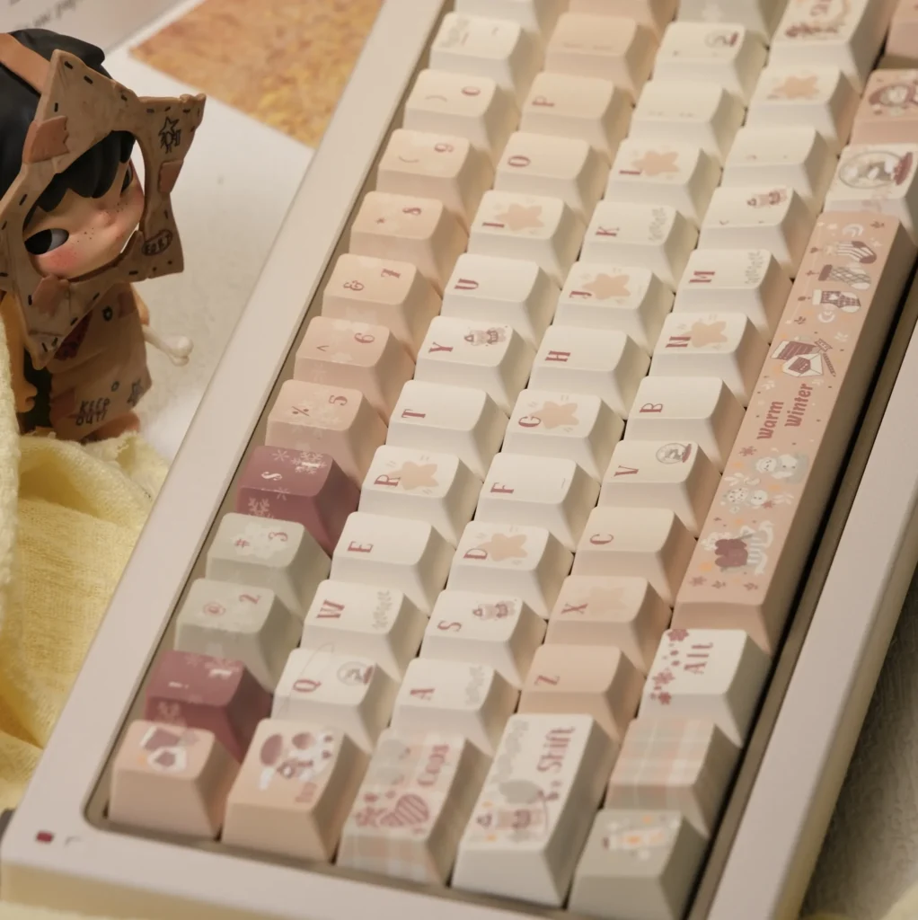 Caramel PBT Keycap Set gallery showcases luxurious, cozy winter aesthetic with warm caramel, cream, brown tones for mechanical keyboards.