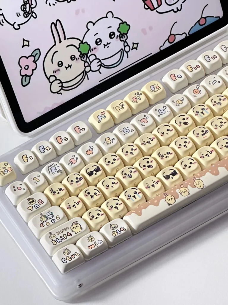 chiikawa-adorable-characters-series-keycap-set-left