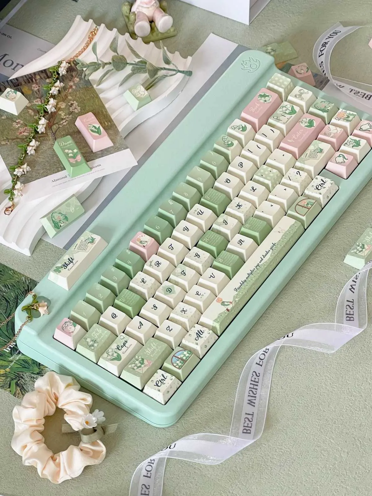 lily-ofthe-valley-cherry-keycap-set-keycapset