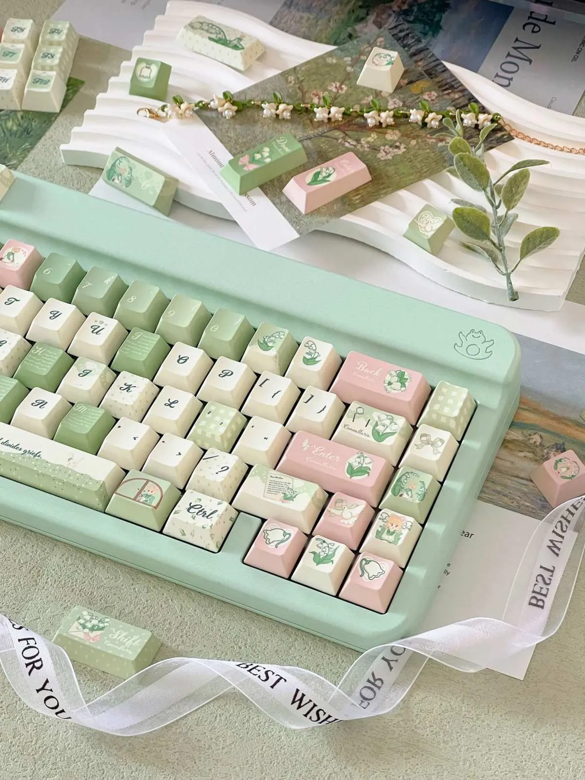 lily-ofthe-valley-cherry-keycap-set-right