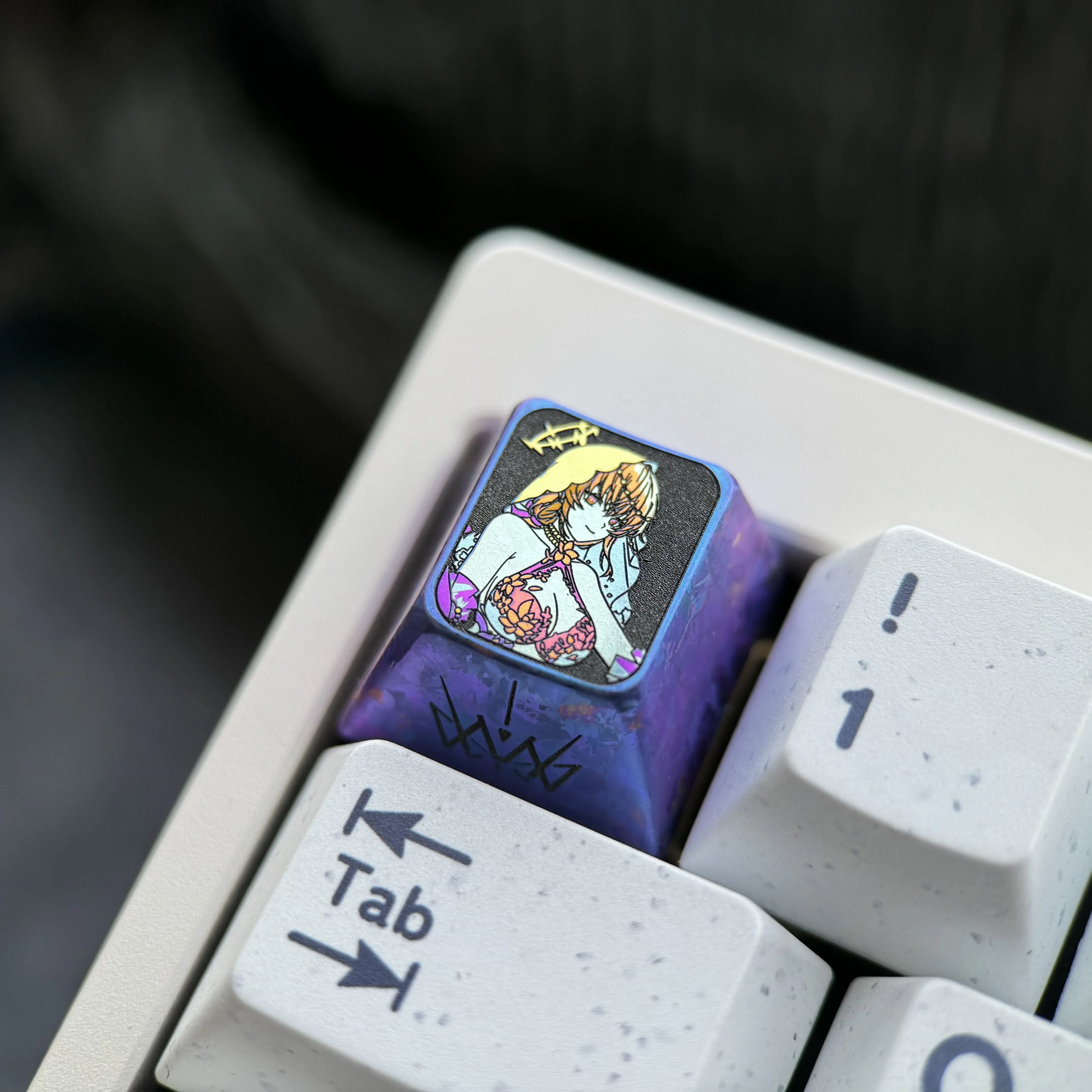 This Snowbreak Fenny Titanium Alloy Keycap gallery reveals its anime design, icy blue metal finish, and multi-angle craftsmanship.