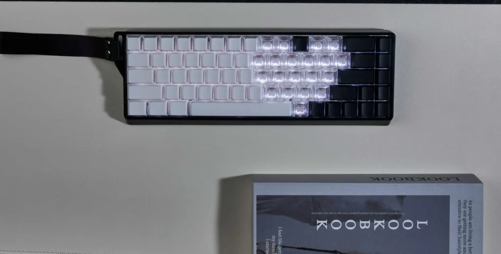 stylish-minimal-tri-mode-mechanical-keyboard-blackwhitewhite