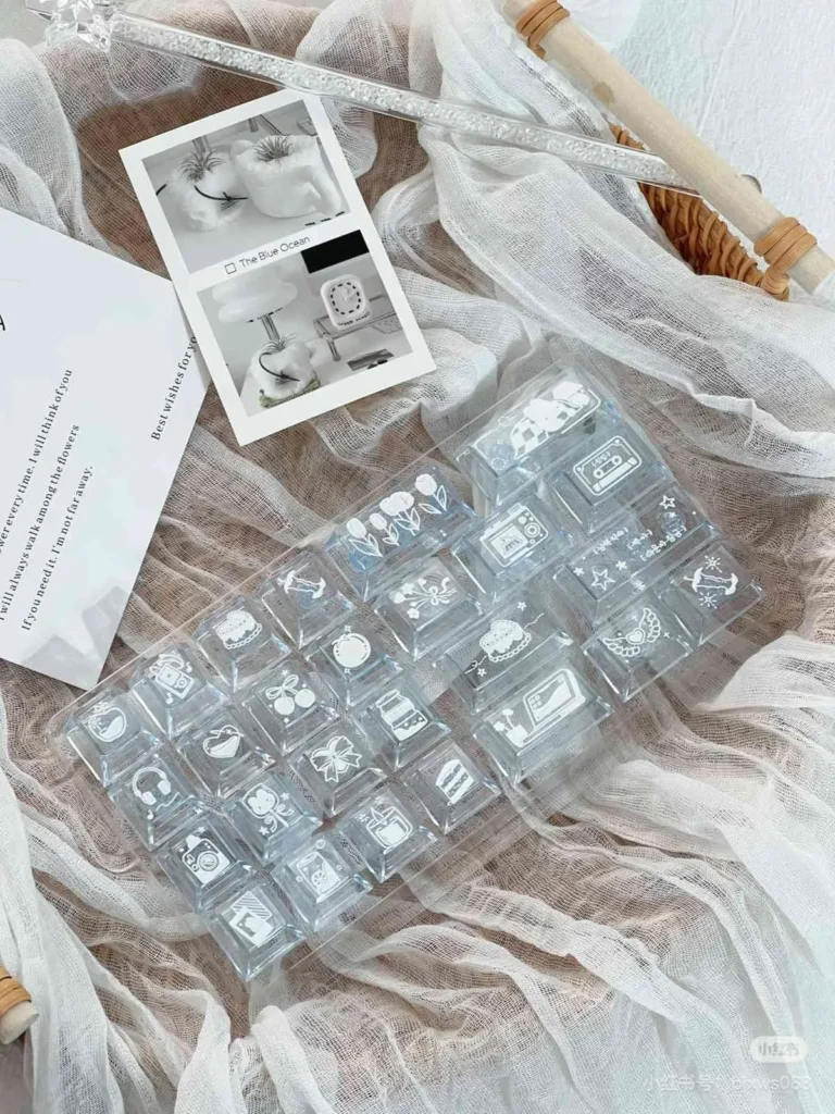 whisper-themed-cherry-keycap-set-with-pc