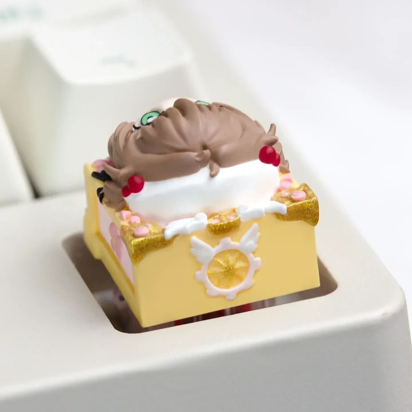 Exquisite handcrafted Cardcaptor Sakura keycap gallery views, showing its vibrant Sakura Kinomoto figurine and detailed magical girl resin.