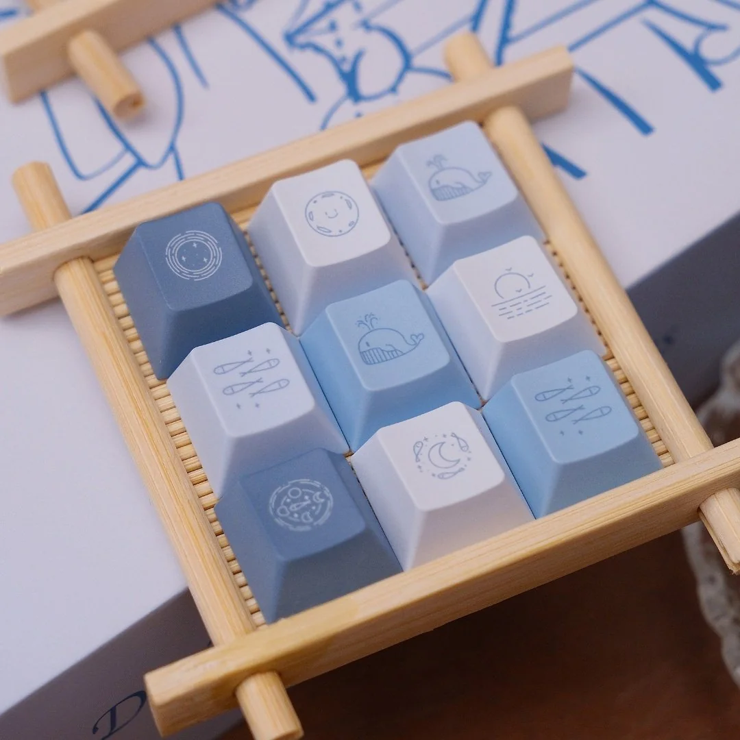 Eternity Moon on Sea magnetic keycaps set. Views show tranquil blue, luminous white moonlit ocean designs and magnetic switch compatibility.