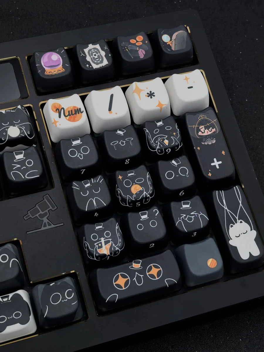 An exclusive Lord Mysteries Klein Moretti Keycaps Set gallery, featuring intricate whimsical illustrations and mystical fantasy-inspired motifs.