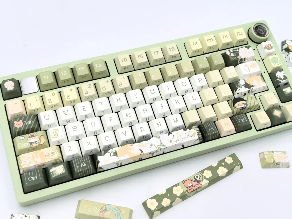 Elegant Lu Chen keycap set, an exclusive collectible featuring a minimalist design with subtle, side-engraved character details.