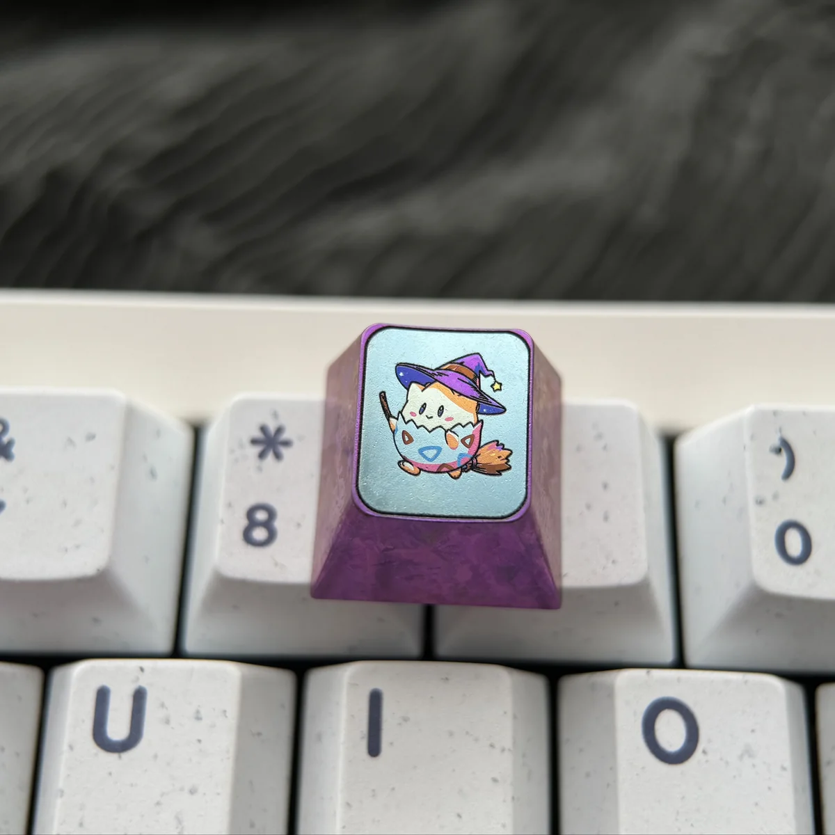 Vibrant titanium Gengar Pokemon Halloween keycap, featuring intricate details and a premium metallic finish for your custom ESC keyboard.
