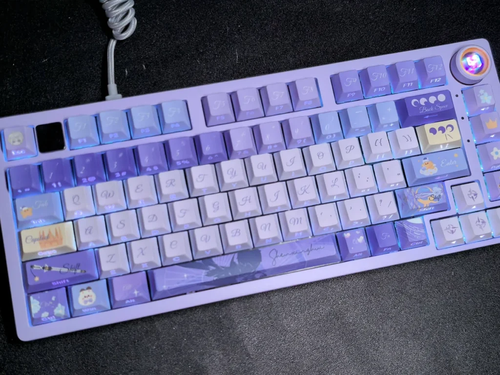 Exclusive Xavier Keycap Set. Character-inspired minimalist design, crisp legends, and vibrant accents.