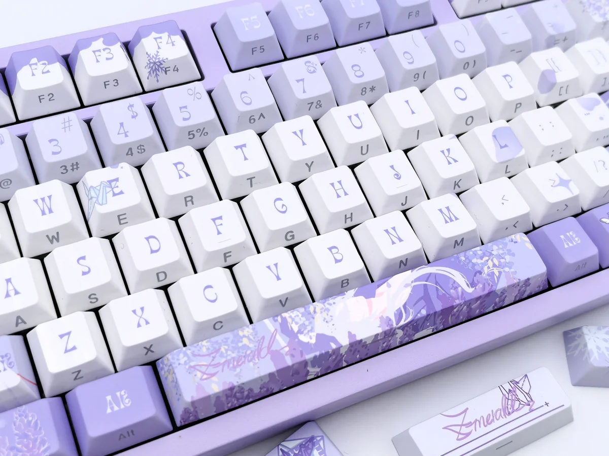 Ye Xuan Keycaps side-engraved PBT art set gallery, showing intricate romantic character art and elegant game aesthetics from various angles.