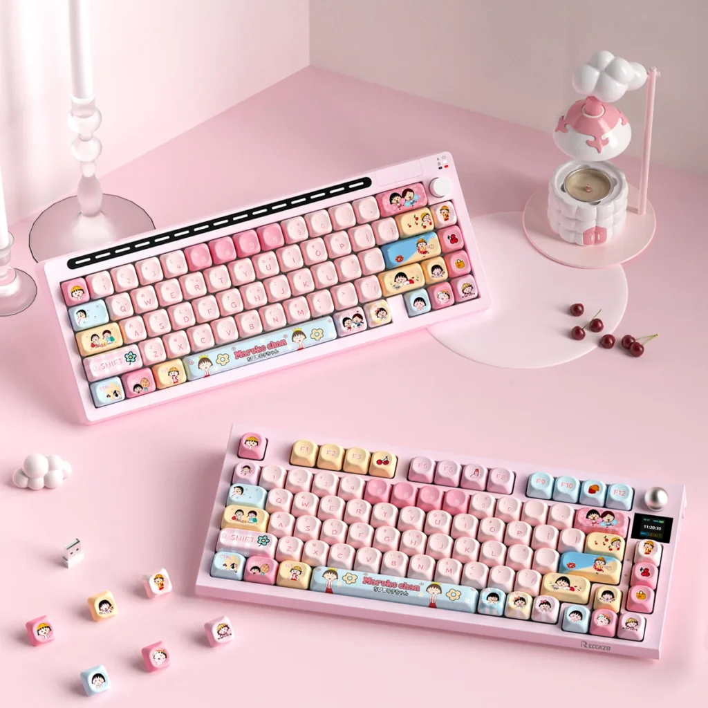 Vibrant Chibi Maruko-chan PBT keycaps set in MOA profile, featuring cute and nostalgic characters for a playful keyboard aesthetic.