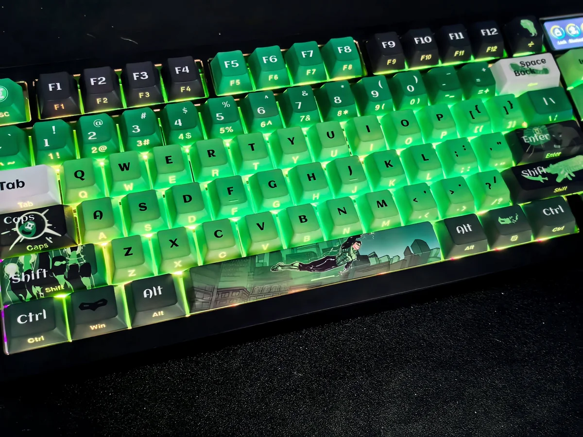 Artistic close-up of exclusive DC Green Lantern side-engraved keycaps set, showcasing the iconic insignia in vibrant green and black from a heroic angle.