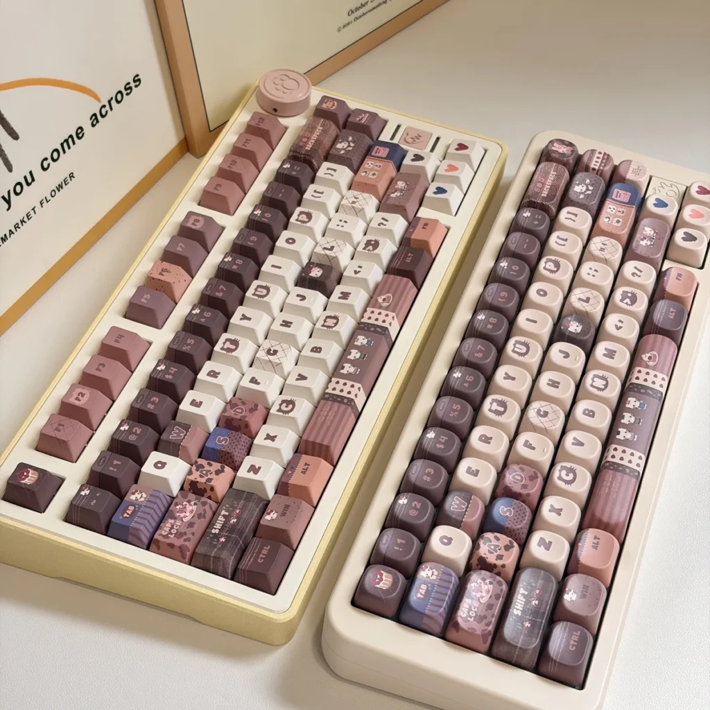 Delightful Hello Kitty keycaps set in an exclusive Mont Blanc dessert theme, showcasing warm creamy browns and whites for a cozy look.