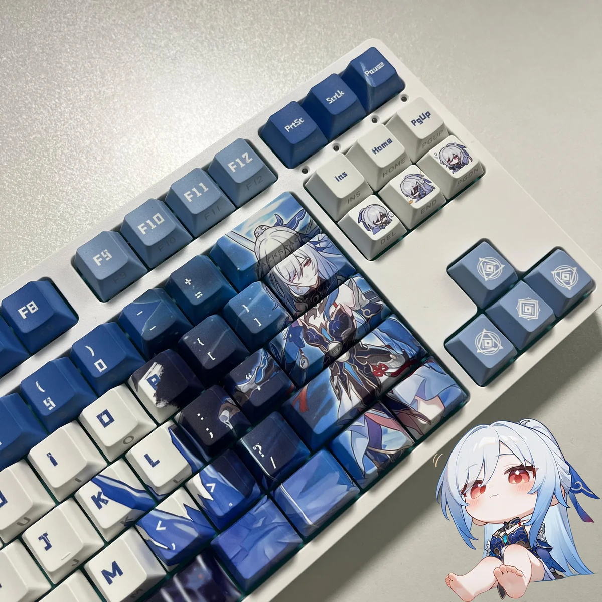 Honkai Star Rail Jingliu PBT backlit keycaps set in an elegant gallery view, highlighting detailed ice-themed anime art and mysterious purple-blue lightining.