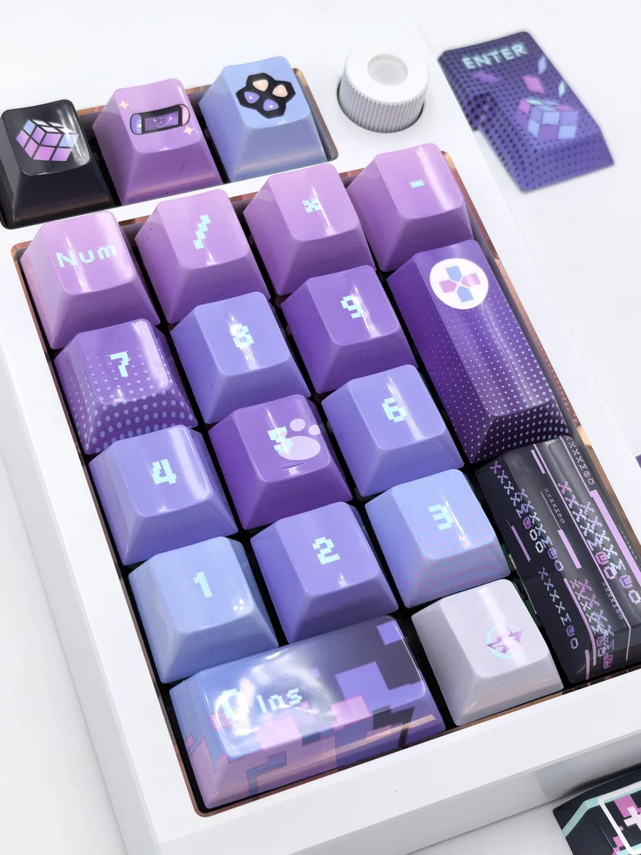 Exclusive Silver Wolf Honkai Star Rail keycaps set displayed from various angles, revealing its premium quality and futuristic cyberpunk aesthetic.