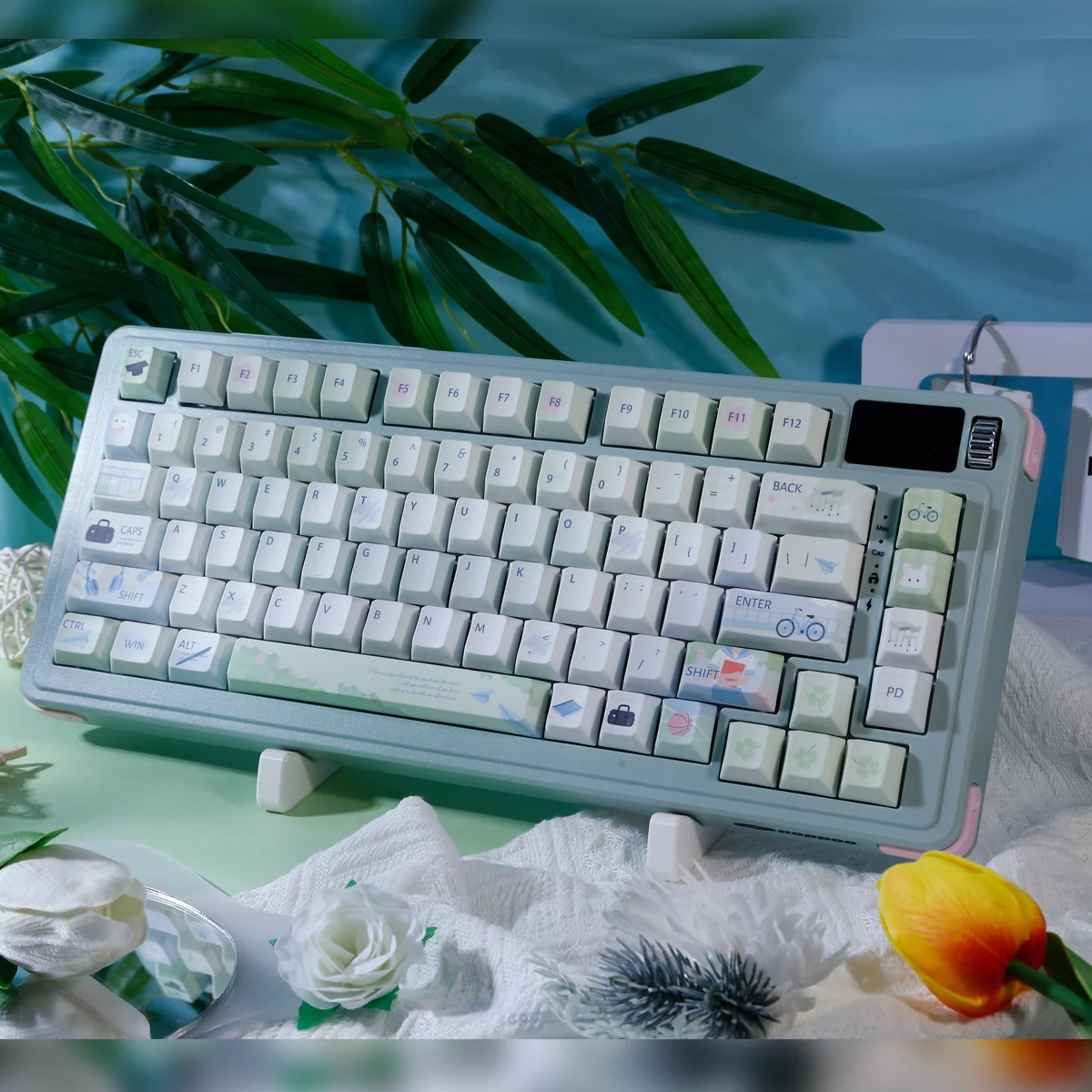 Full gallery of Waiting For You Series Keycap Set, highlighting playful school-life designs and soft colors from every angle.