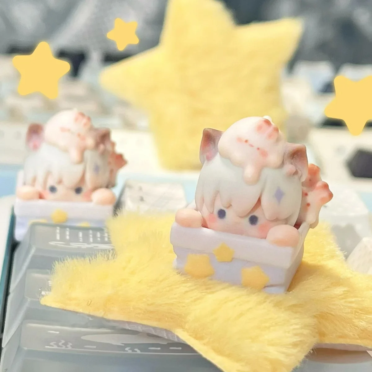 Xavier Celestial Artisan Keycap from Love & Deep Space. Detailed views of its dreamy, intricate sculpt and luminous accents.