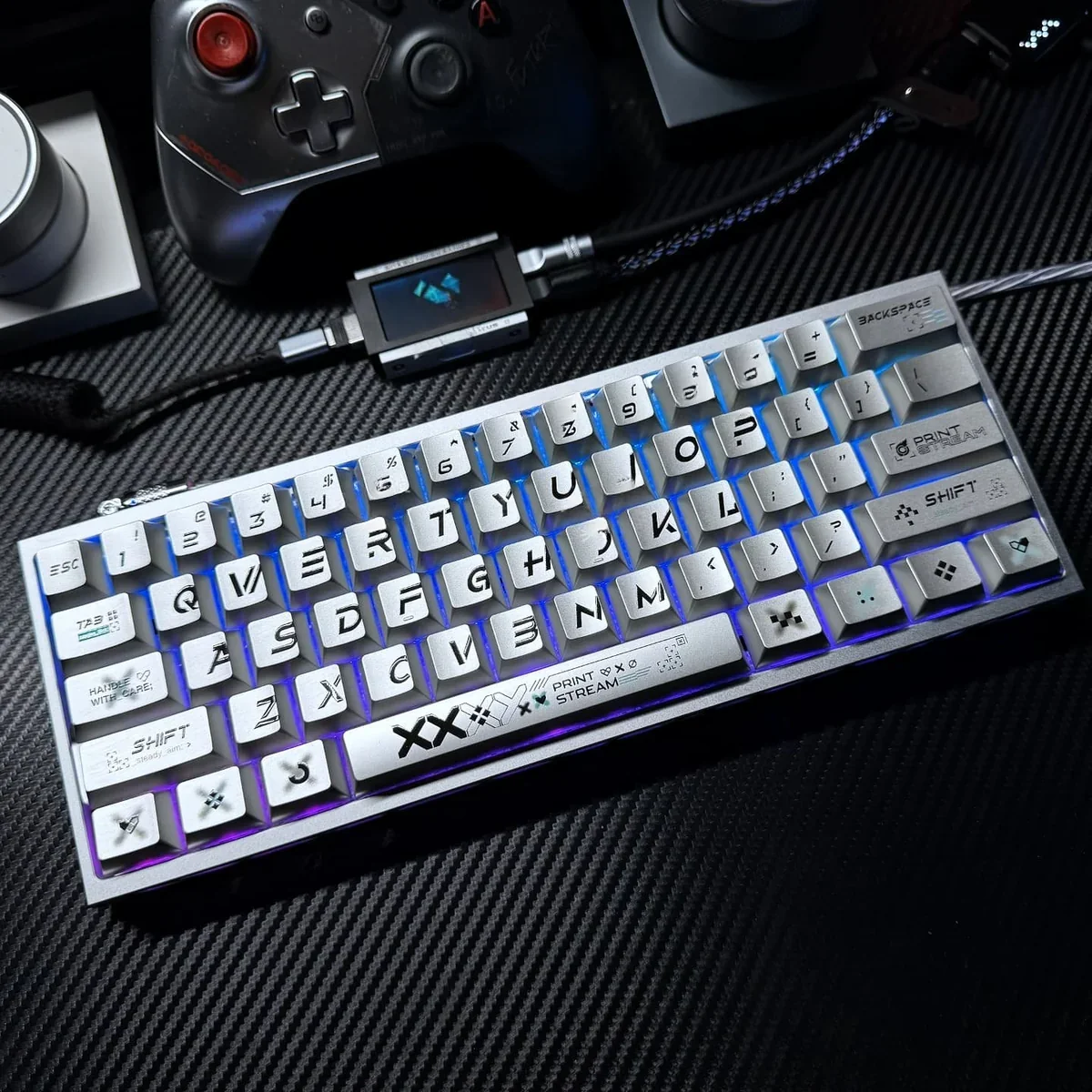 Individual Printstream keycap set, showcasing the iconic graffiti design with its striking metallic sheen and smooth ceramic finish for a premium design.