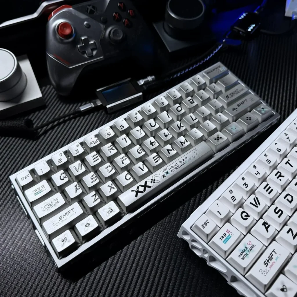 Iconic Printstream Keycaps Set showcasing the dynamic graffiti design with striking dual metallic and ceramic finishes.