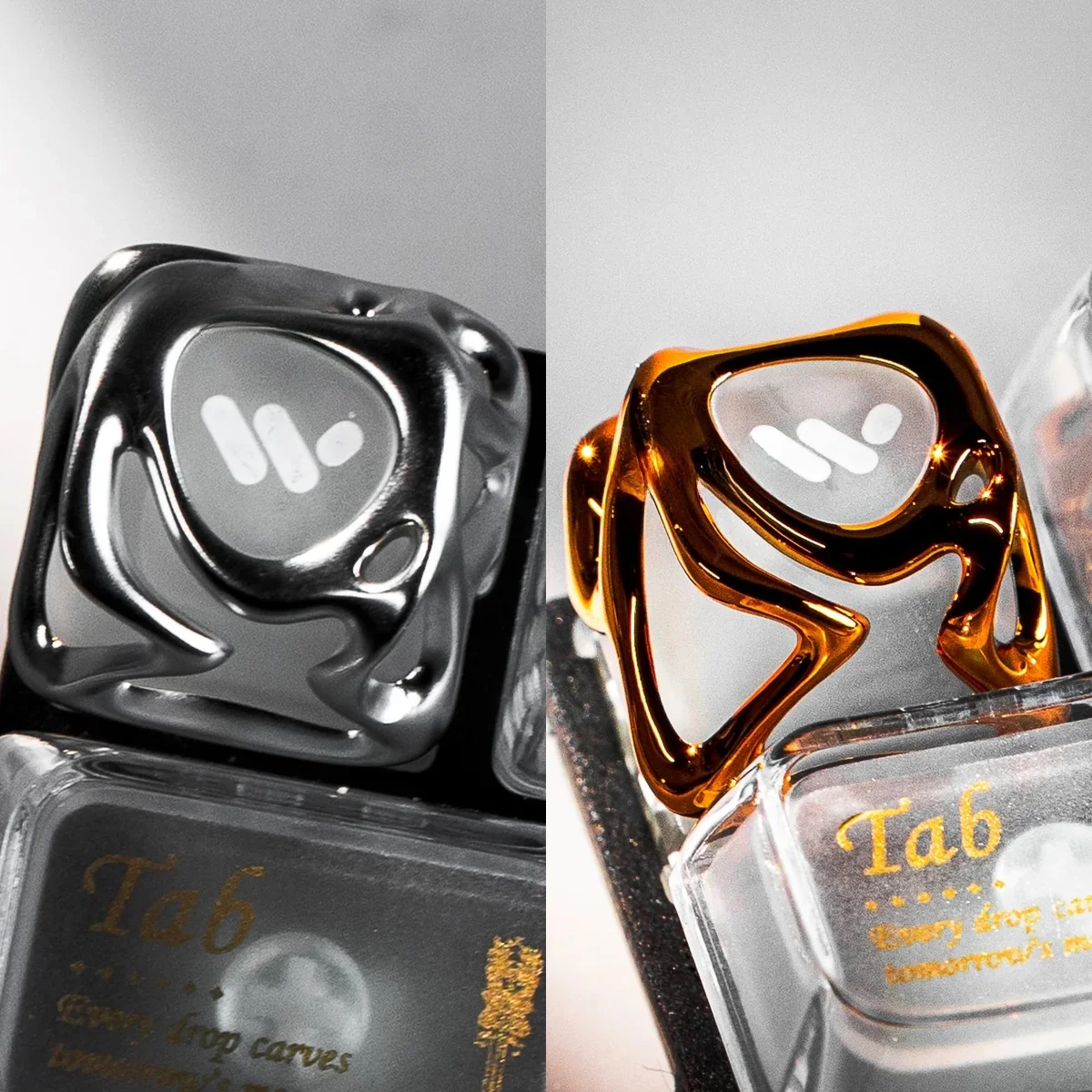 Handcrafted Alloy & Transparent Resin Venom keycap. This premium, edgy piece showcases a dark superhero villain aesthetic, encased in clear resin.