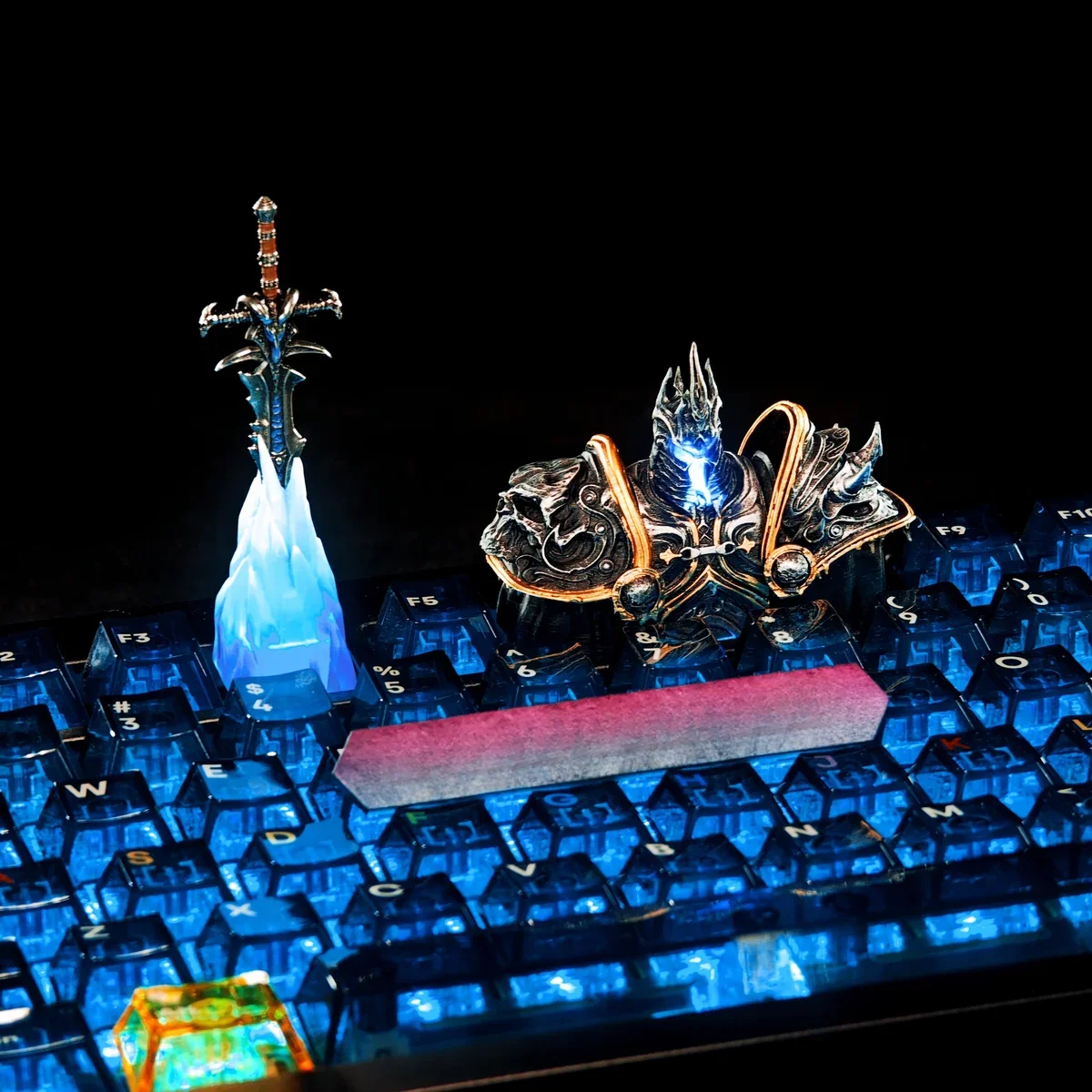 Close-up of the Arthas Menethil resin keycap, highlighting the detailed sculpting and dark fantasy finish.