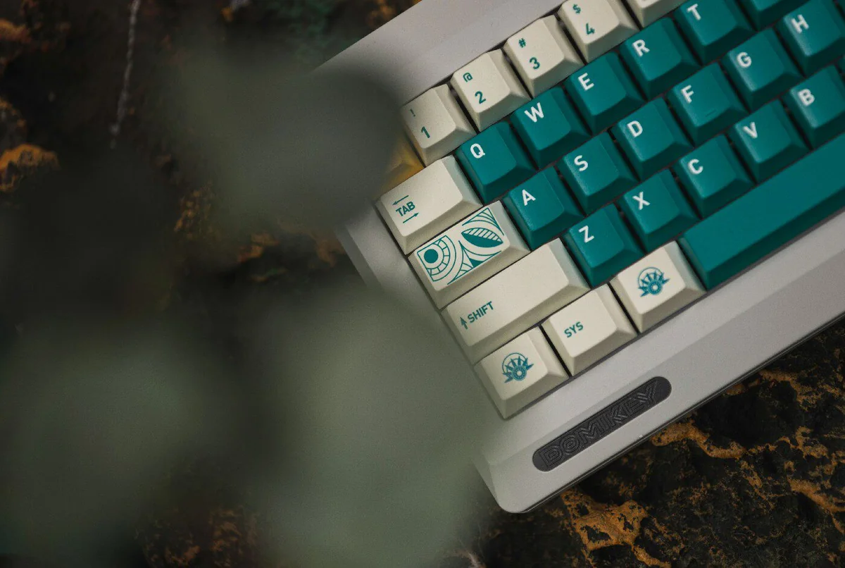 Rainforest keycap set packaging and individual keycaps