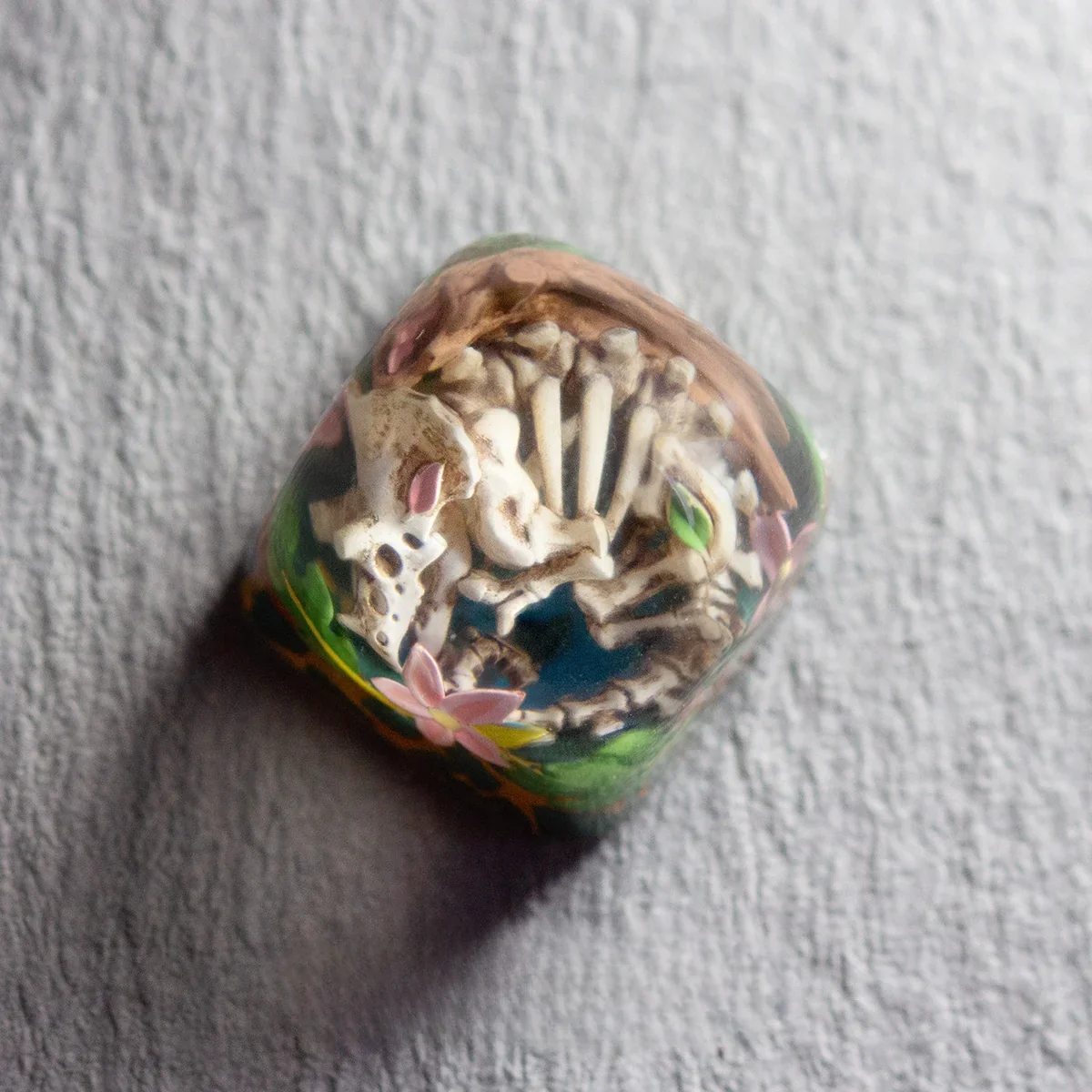 Prehistoric skull keycap, translucent design, Cherry MX compatible