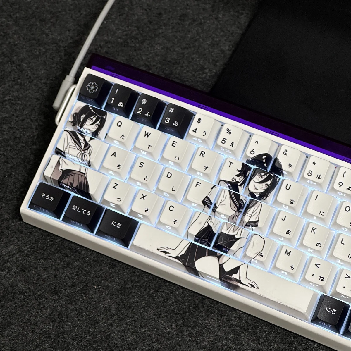 Side profile of Chainsaw Man Premium Reze Chainsaw Man Reze showing keycap set shape and fit