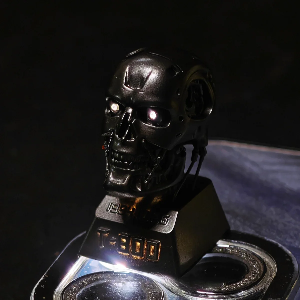 Side view of T-800 keycap showing Cherry profile