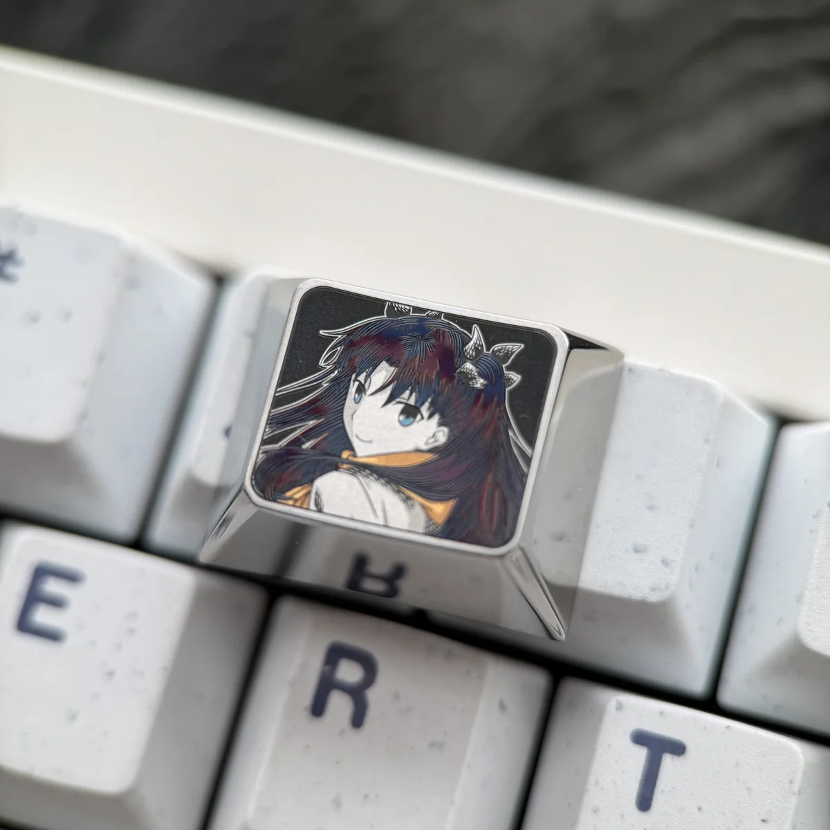 Collector's display of the exclusive Rin Tohsaka artisan keycap