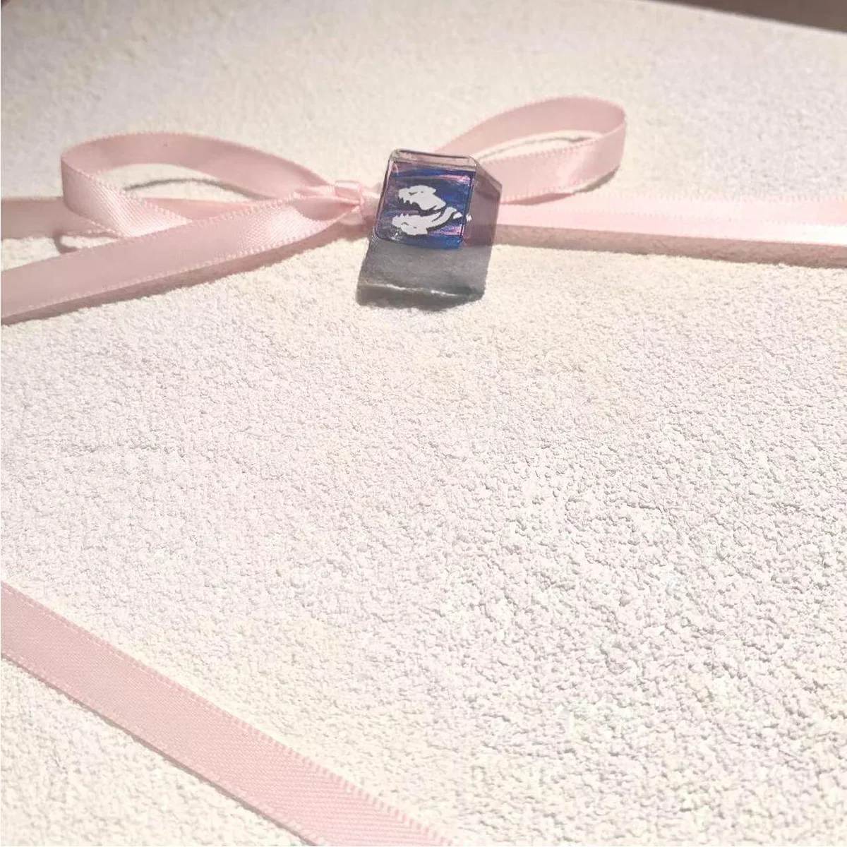 Valorant Fade Prowler keycap mounted on a mechanical keyboard, highlighting its integration and unique style.