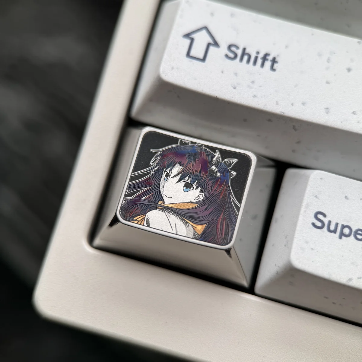 Close-up of Fate/Stay Night Rin Tohsaka keycap detailing