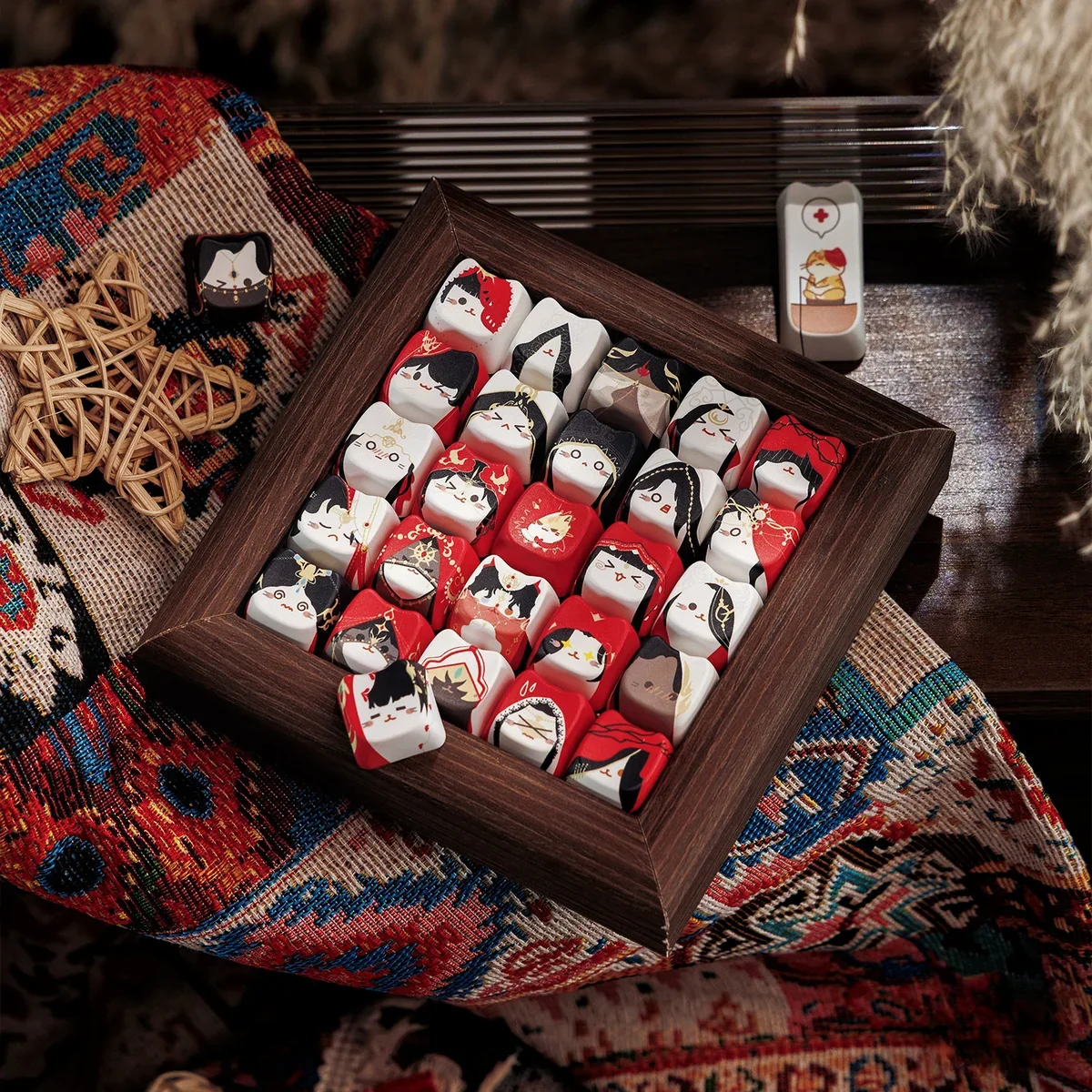 Detailed view of JX3 Ming Jiao keycap legends and desert motifs