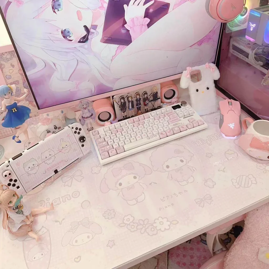 My Melody & Piano Desk Mat on mechanical keyboard