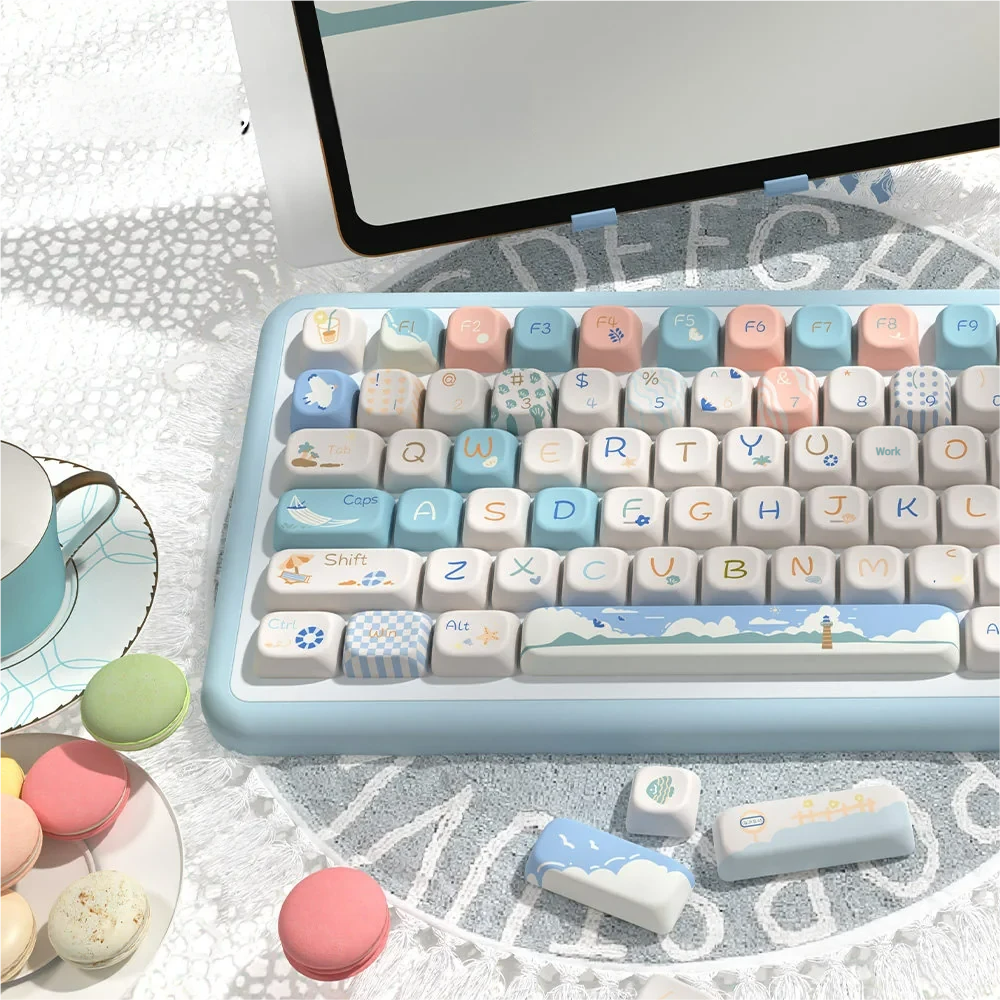 Detail of a tropical-themed accent keycap from the Beach Summer set, showing crisp dye-sublimation