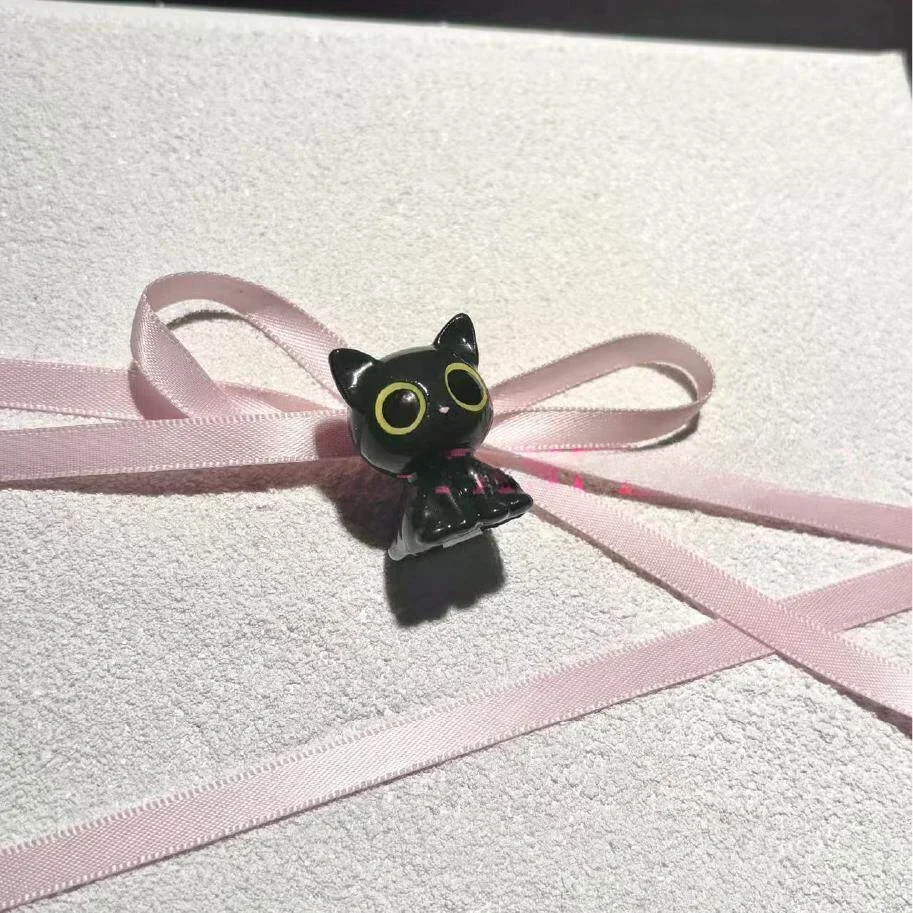 Valorant Troublemaker cat artisan keycap in detailed close-up