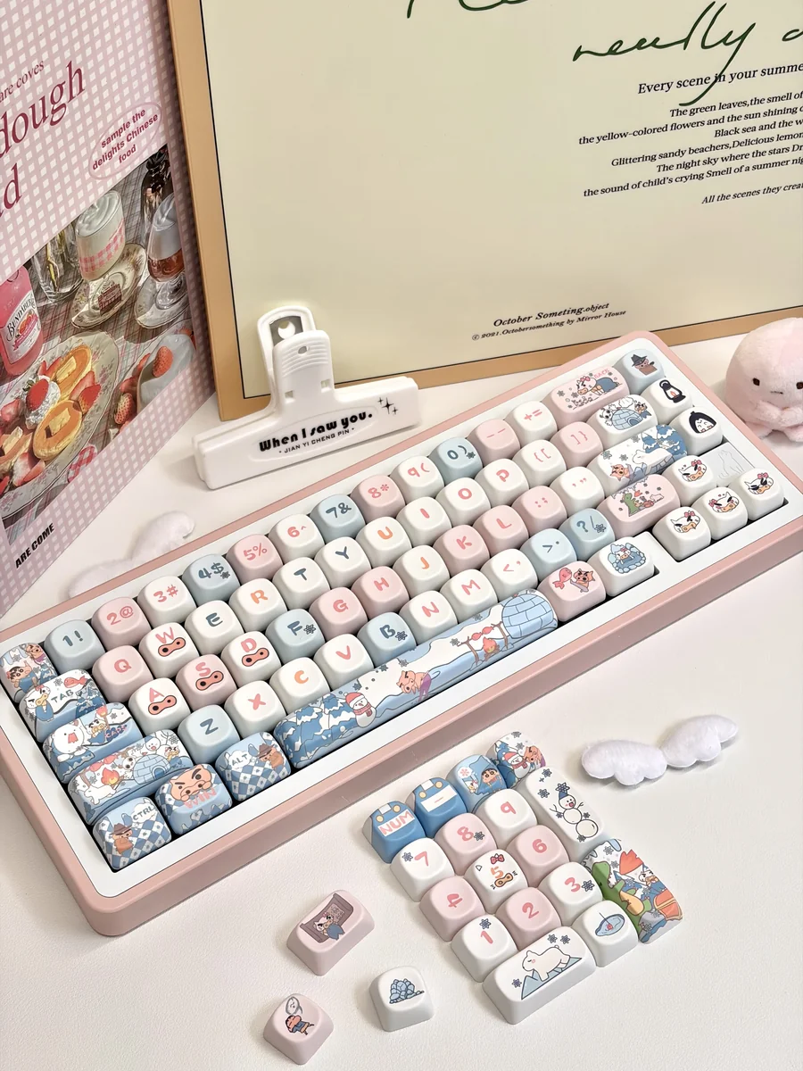 Side profile of Crayon Shin-chan Hello Ignores Distinctive MOA showing keycap set shape and fit