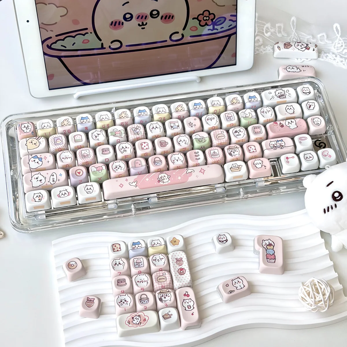 MOA profile keycap set showcasing Chiikawa characters and PBT material