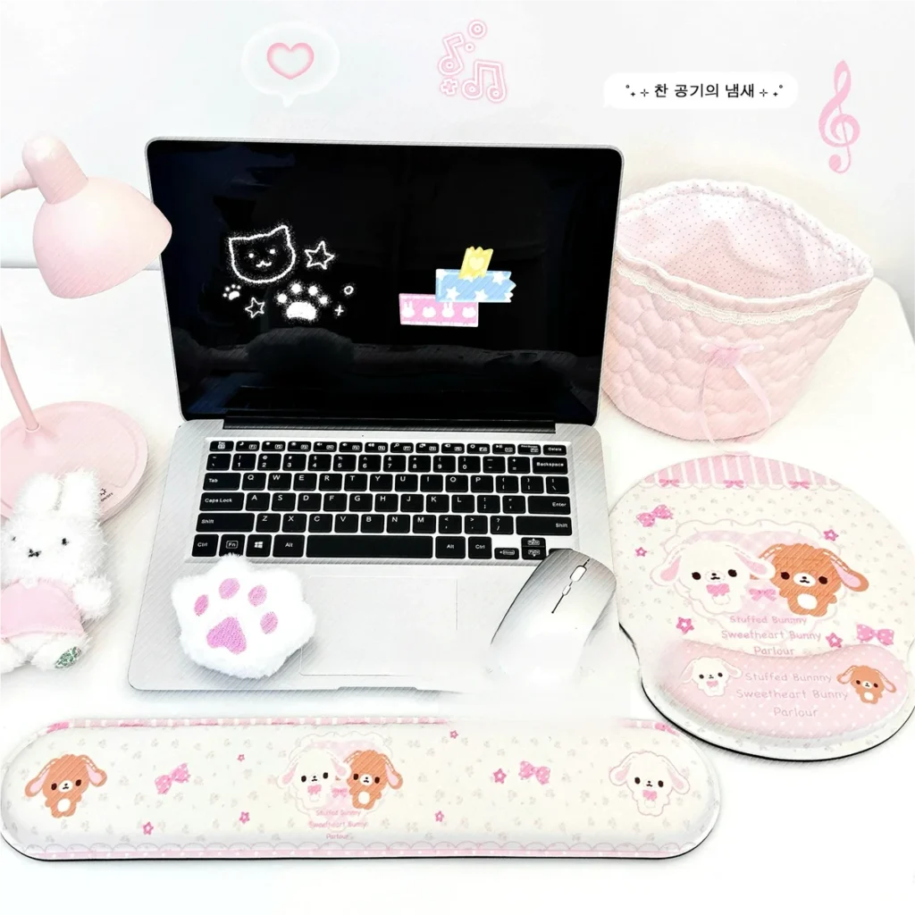 Full Sugarbunnies Shirousa Kurousa Wrist Pad & Wrist Rest on a white working desk