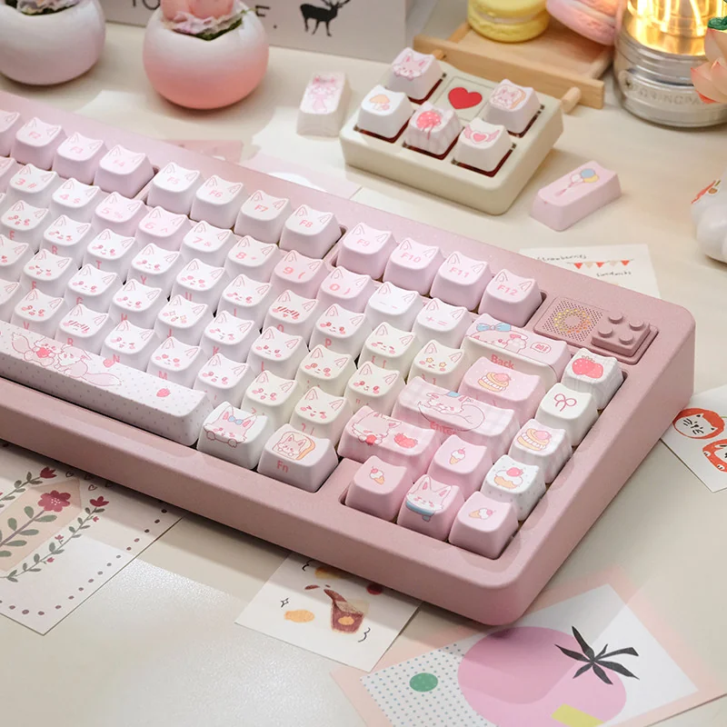 Side profile view of MAO keycaps from the Fox Dessert set, showing ergonomic sculpting.