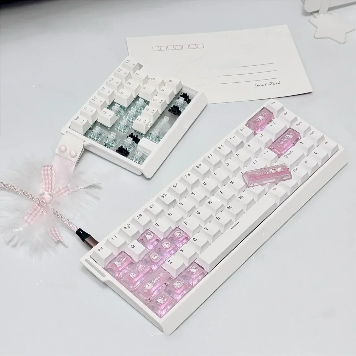 Side profile of Hello Kitty Hello Kitty Handmade iconic Hello showing keycap set shape and fit