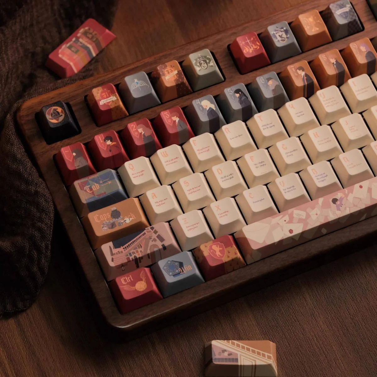 Detailed view 8 of Letter of The Owl Exclusive themed