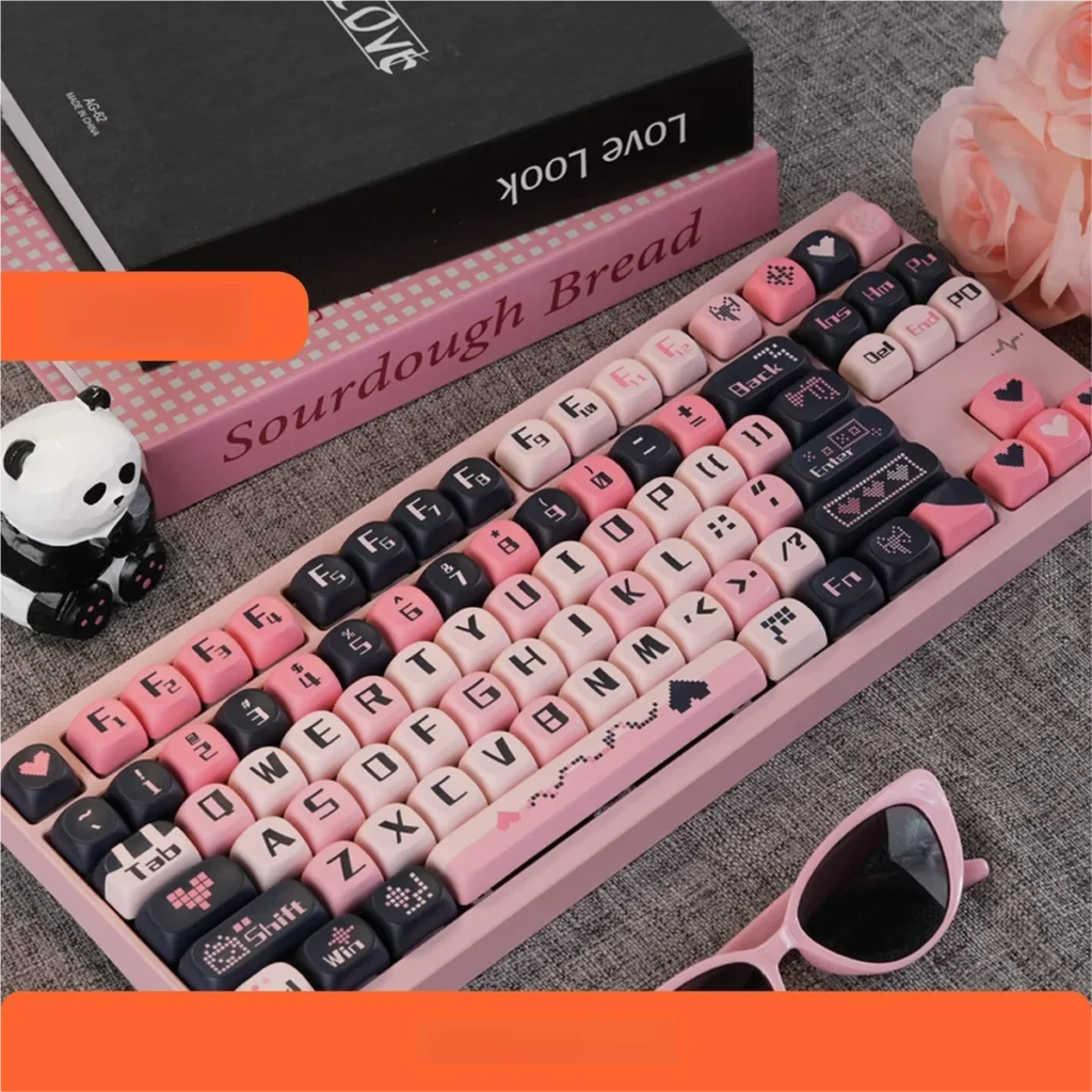 Sweetheart Black Pink PBT Keycap Set on a white keyboard, featuring a romantic theme