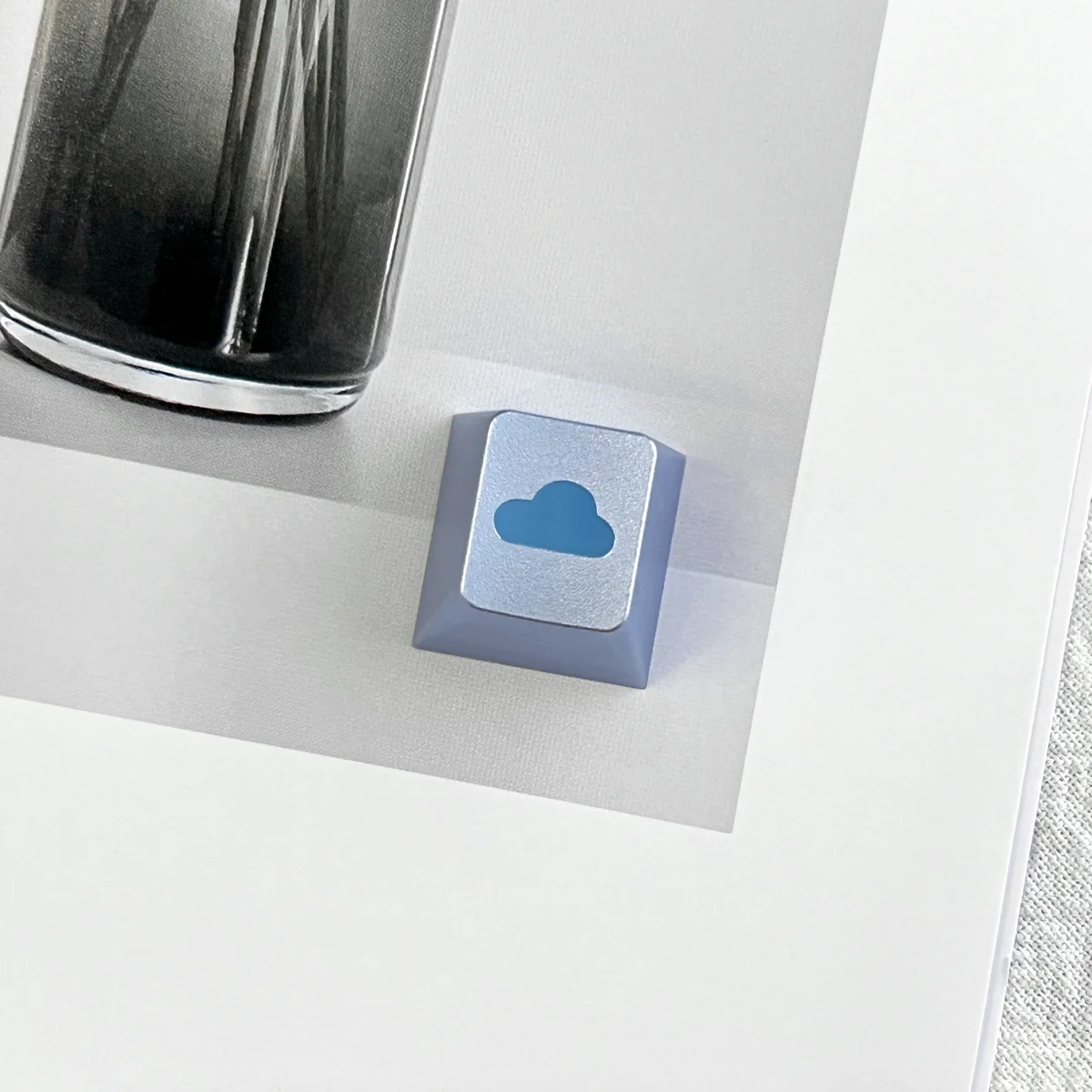 Ethereal Cloud Keycap options: Cloud White and Cloud Blue