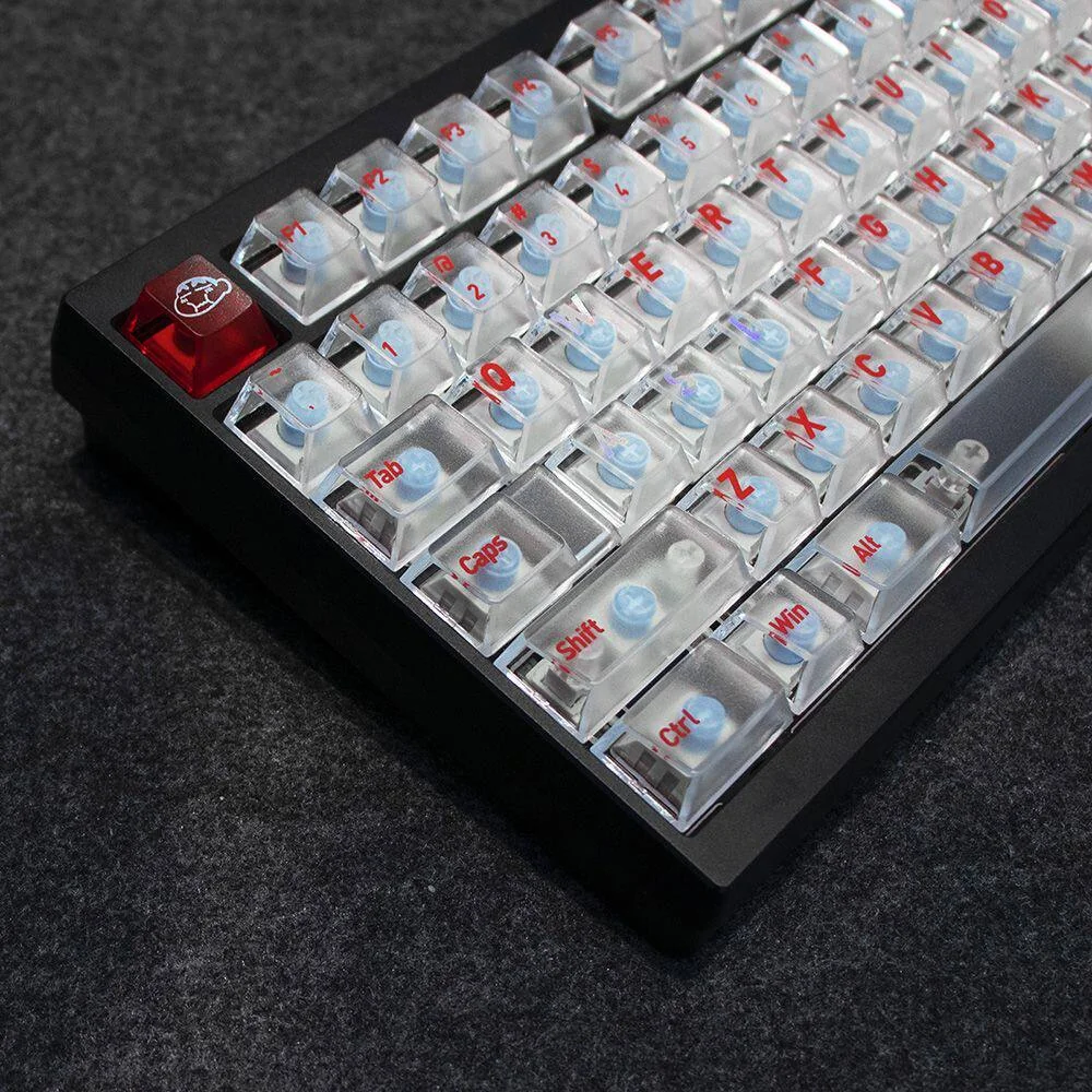 Full keyboard layout with Crayon Shin-chan keycaps installed