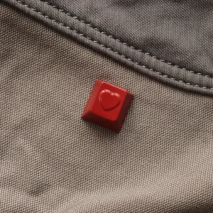 Heart Keycaps in different colors: Red