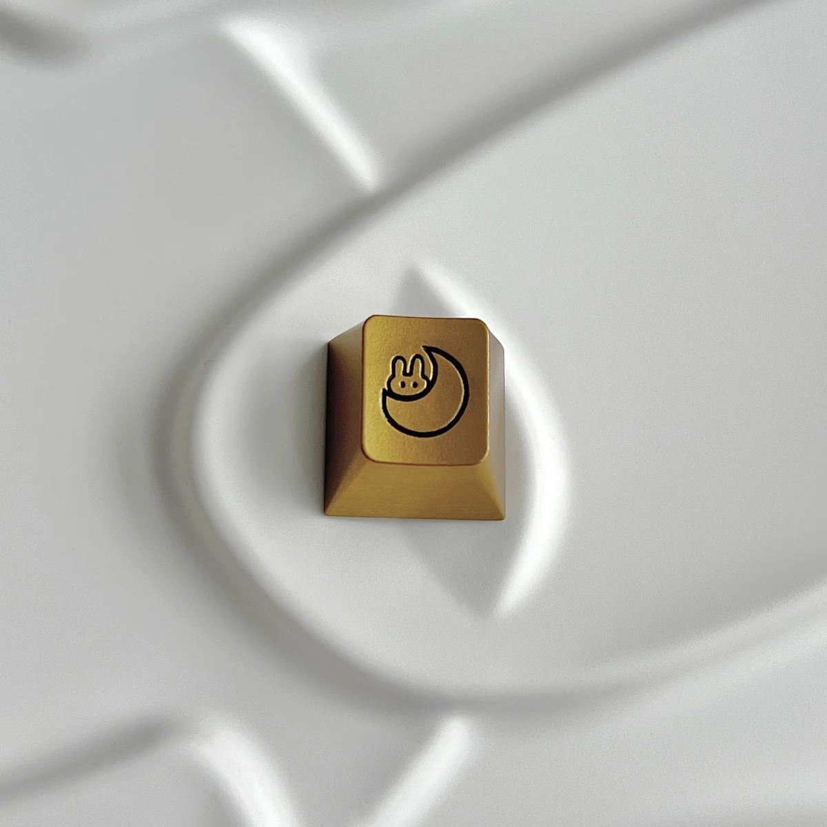 High-Quality Aluminum Moon Rabbit Keycap - Collector's Edition