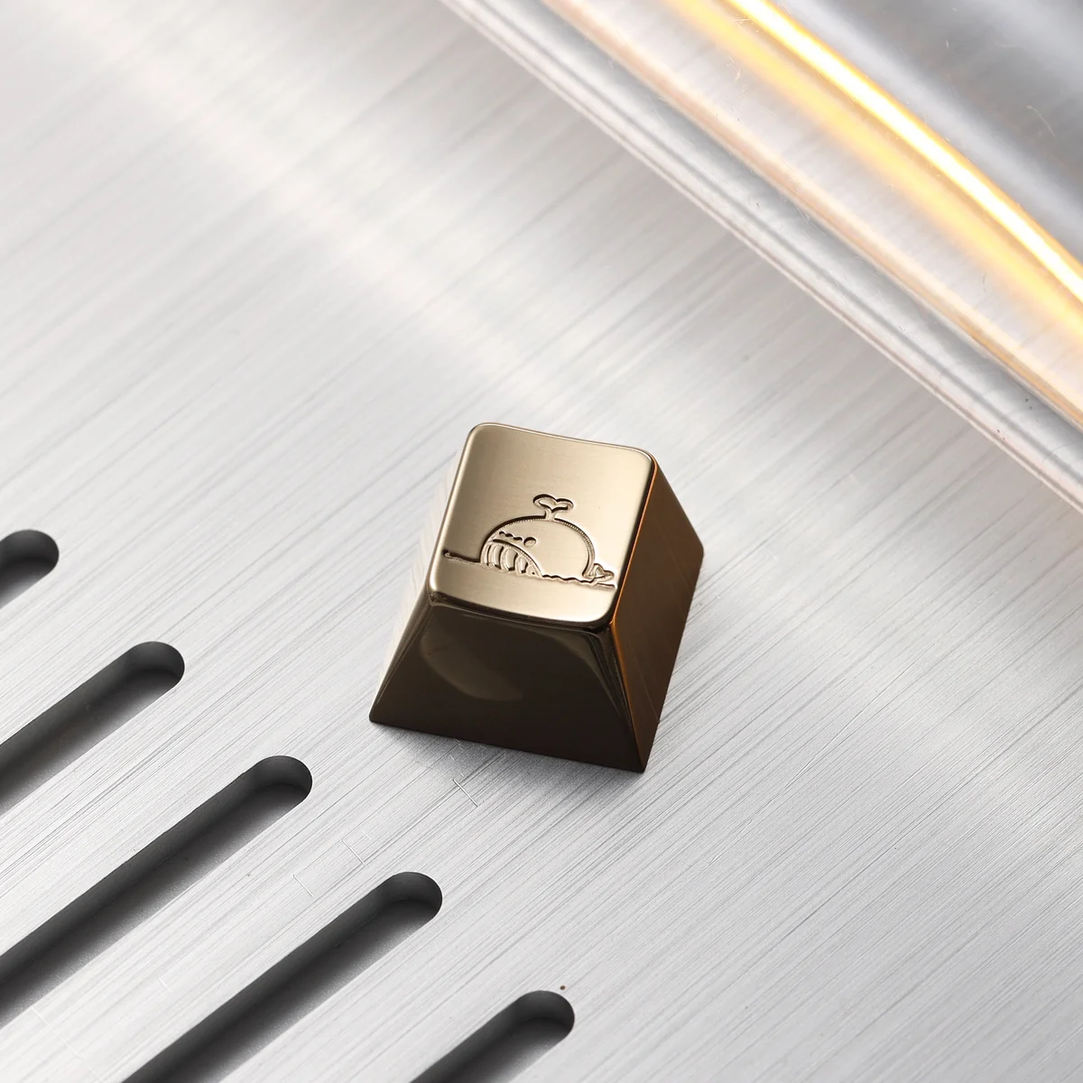 Premium ESC keycap featuring a shimmering whale design for keyboard enthusiasts