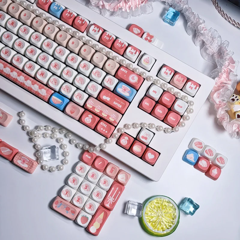 Pastel colored keycaps from the Afternoon Chat set